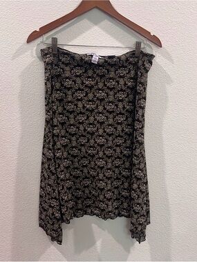 ♥️Nine & Co. Black and Cream Floral Slip Skirt